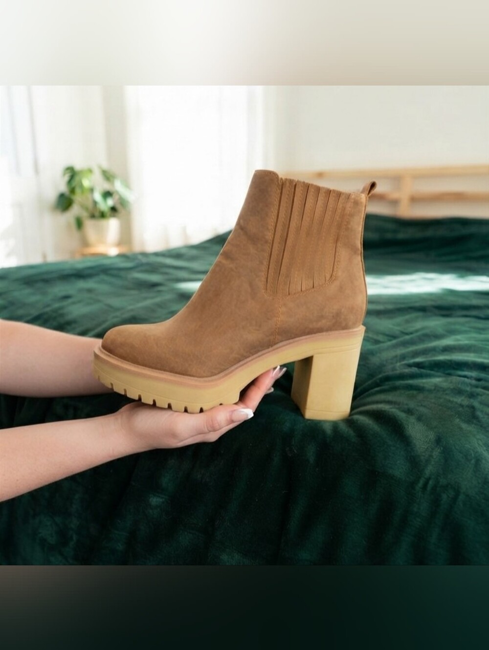 Womens Dolce Vita Caster H2O Brown Jade Suede Chelsea Boot Size 7